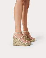 ROCKSTUD CALFSKIN WEDGE SANDAL WITH STRAPS 95 MM - Image 2